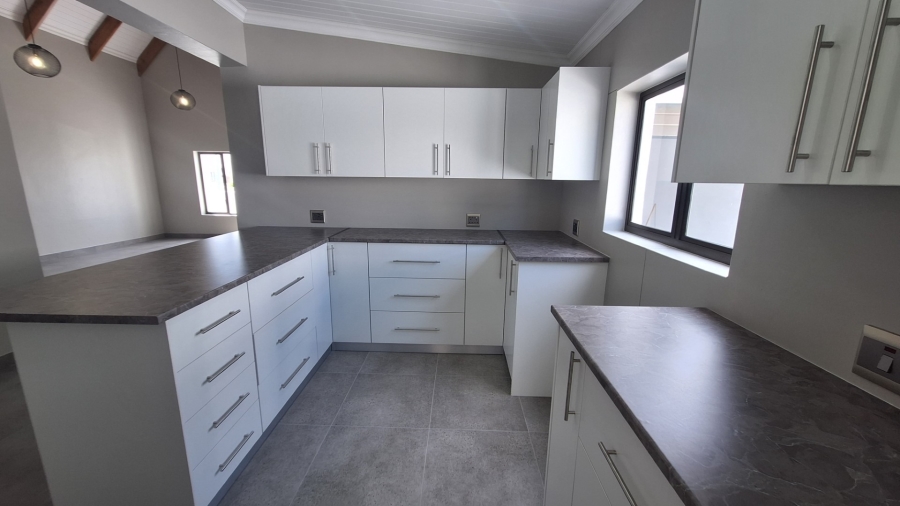 2 Bedroom Property for Sale in Laaiplek Western Cape